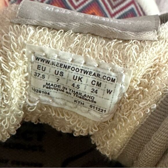 Keen Elsa Lite Women Sz 7 Chevron Plaza Taupe Low Shoes Sneakers Colorful - Picture 11 of 11